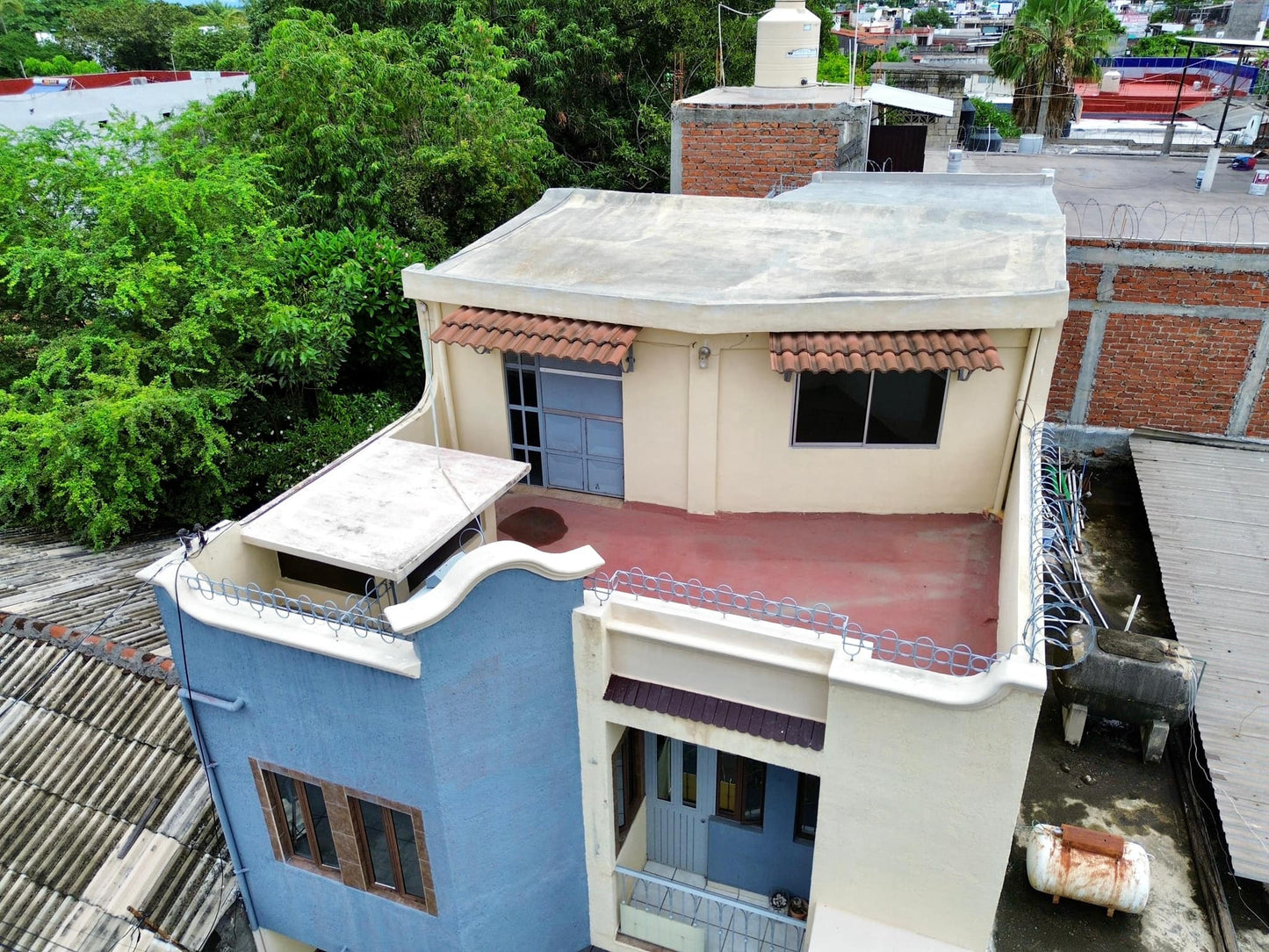 Casa con Oficinas en Tecomán